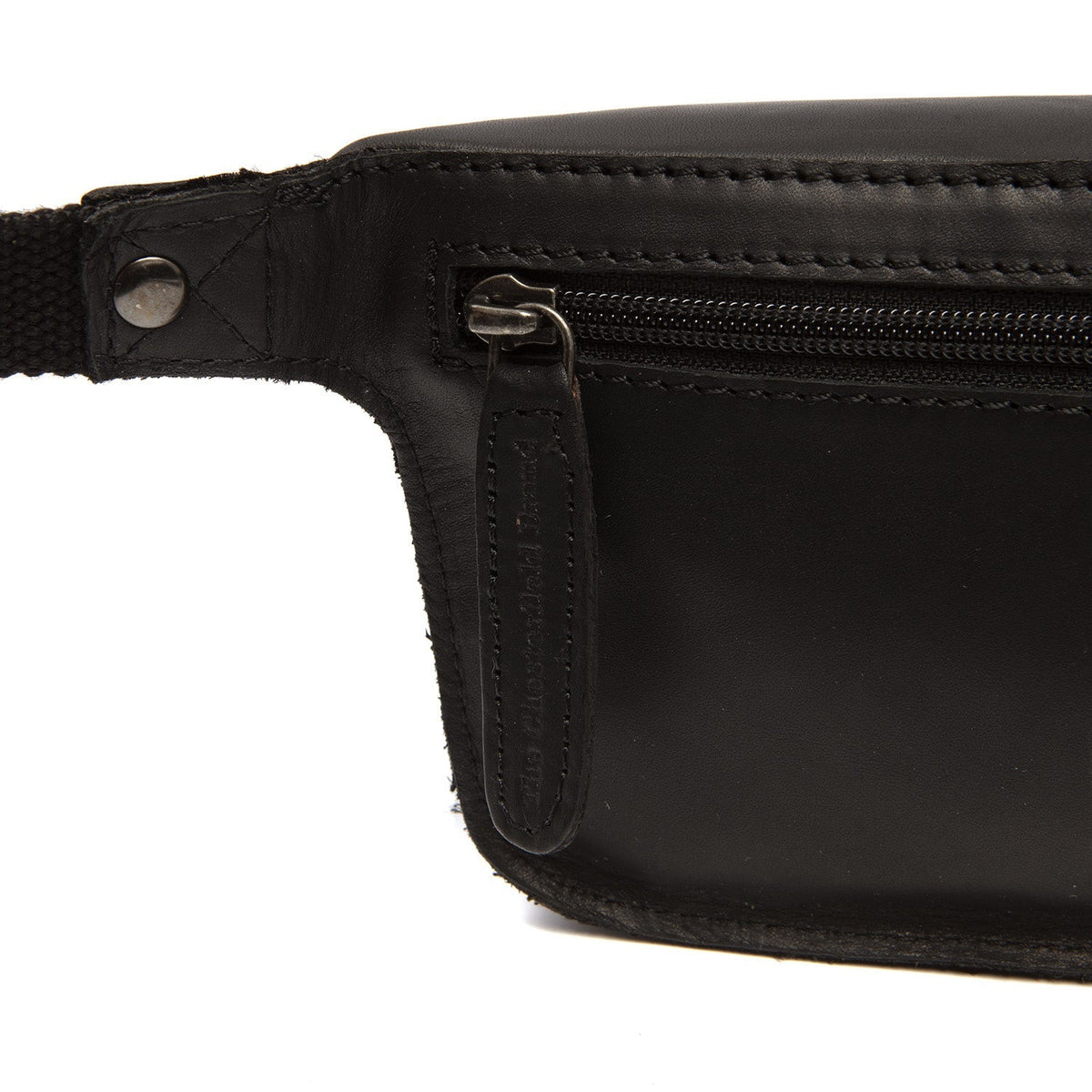 
Solid Antique Brass Hardware & Heavy-Duty Dual Zipper Detail on Toronto ტყავის წელის ჩანთა