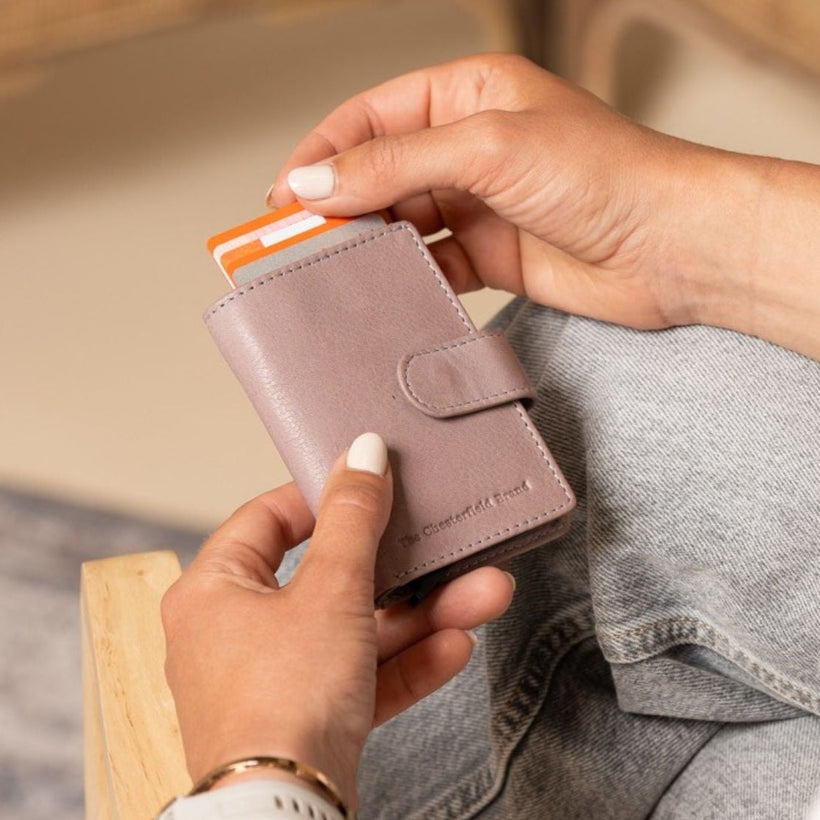Kaunas Full-Grain Leather Card Holder ქალის