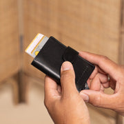 
Classic 100% Full-Grain Leather Card Holder - უკანა ხედი გაძლიერებული ტყავის სახელურებით