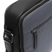 
შიდა სარჩულის ხედი Showing Dedicated Padded Laptop Sleeve & Multi-Compartment Organization