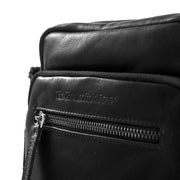 
Solid Antique Brass Hardware & Heavy-Duty Dual Zipper Detail on Birmingham ტყავის ჩანთა კროსბოდი