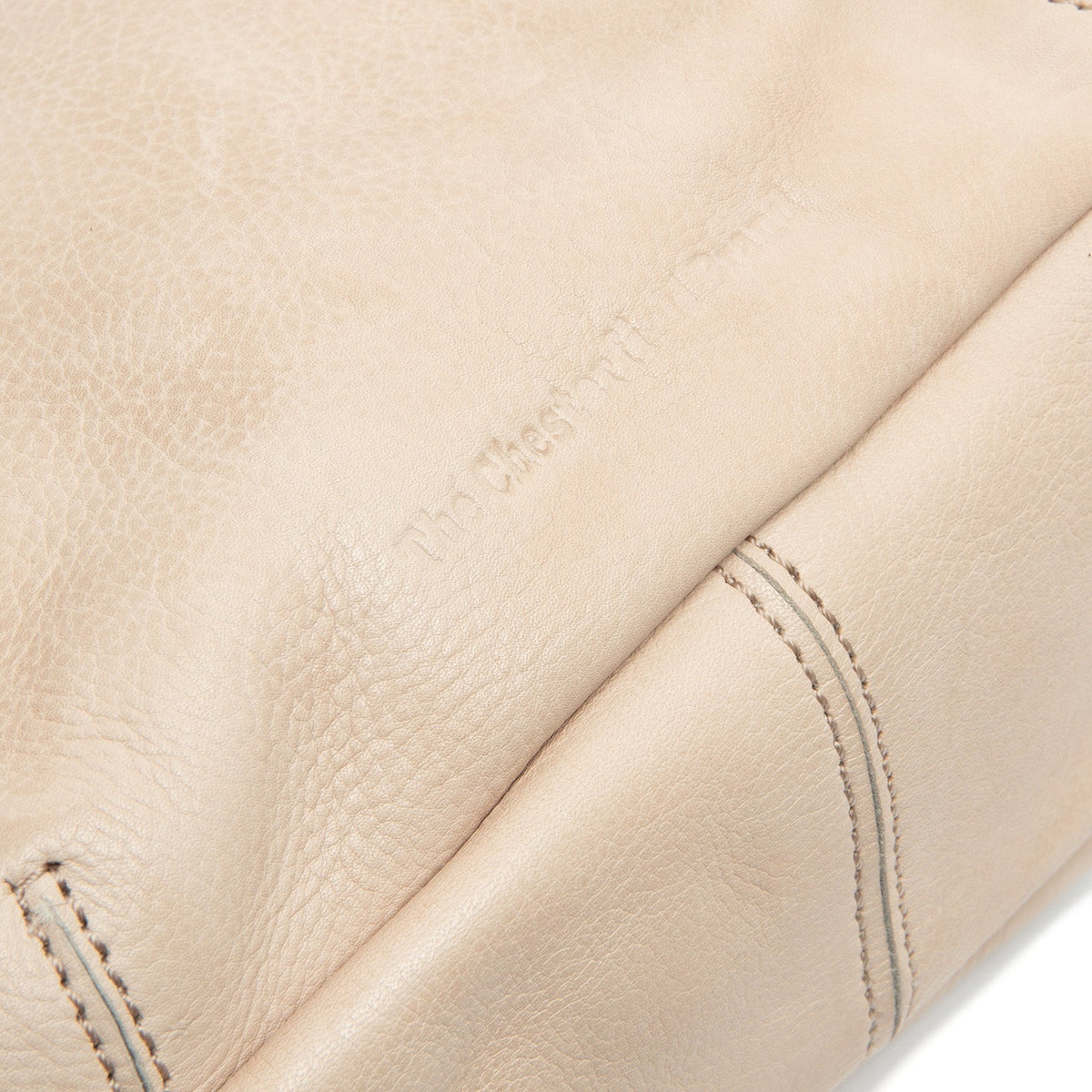 
შიდა სარჩულის ხედი Showing Dedicated Padded Laptop Sleeve & Multi-Compartment Organization