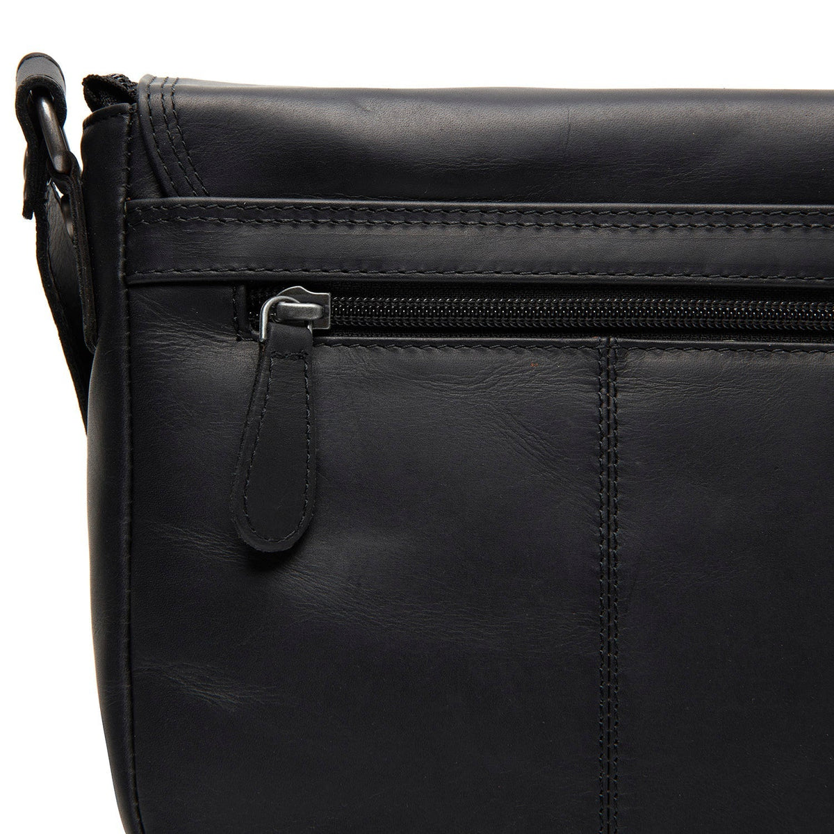 
შიდა სარჩულის ხედი Showing Dedicated Padded Laptop Sleeve & Multi-Compartment Organization