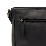 
შიდა სარჩულის ხედი Showing Dedicated Padded Laptop Sleeve & Multi-Compartment Organization