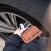 Oliver Full-Grain Leather Key Case – alternate product view 2