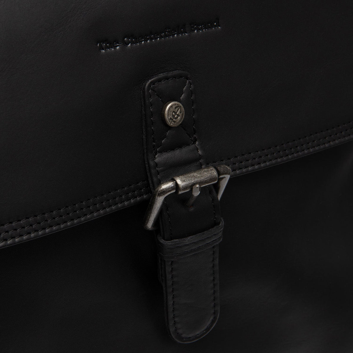 შიდა სარჩულის ხედი Showing Dedicated Padded Laptop Sleeve & Multi-Compartment Organization