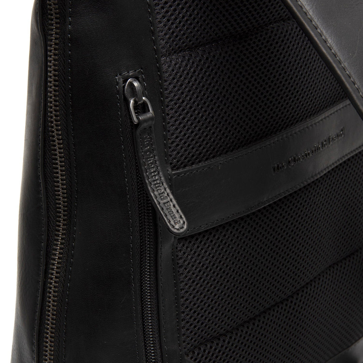 
შიდა სარჩულის ხედი Showing Dedicated Padded Laptop Sleeve & Multi-Compartment Organization