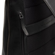 
შიდა სარჩულის ხედი Showing Dedicated Padded Laptop Sleeve & Multi-Compartment Organization