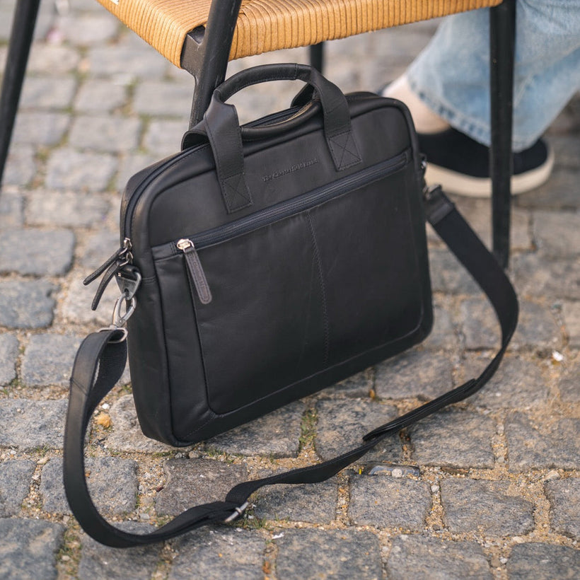 Calvi Full-Grain Leather Laptop Bag ქალის