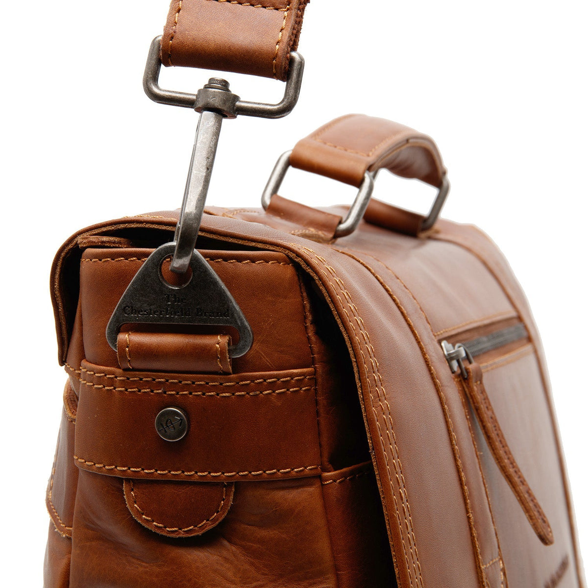შიდა სარჩულის ხედი Showing Dedicated Padded Laptop Sleeve & Multi-Compartment Organization