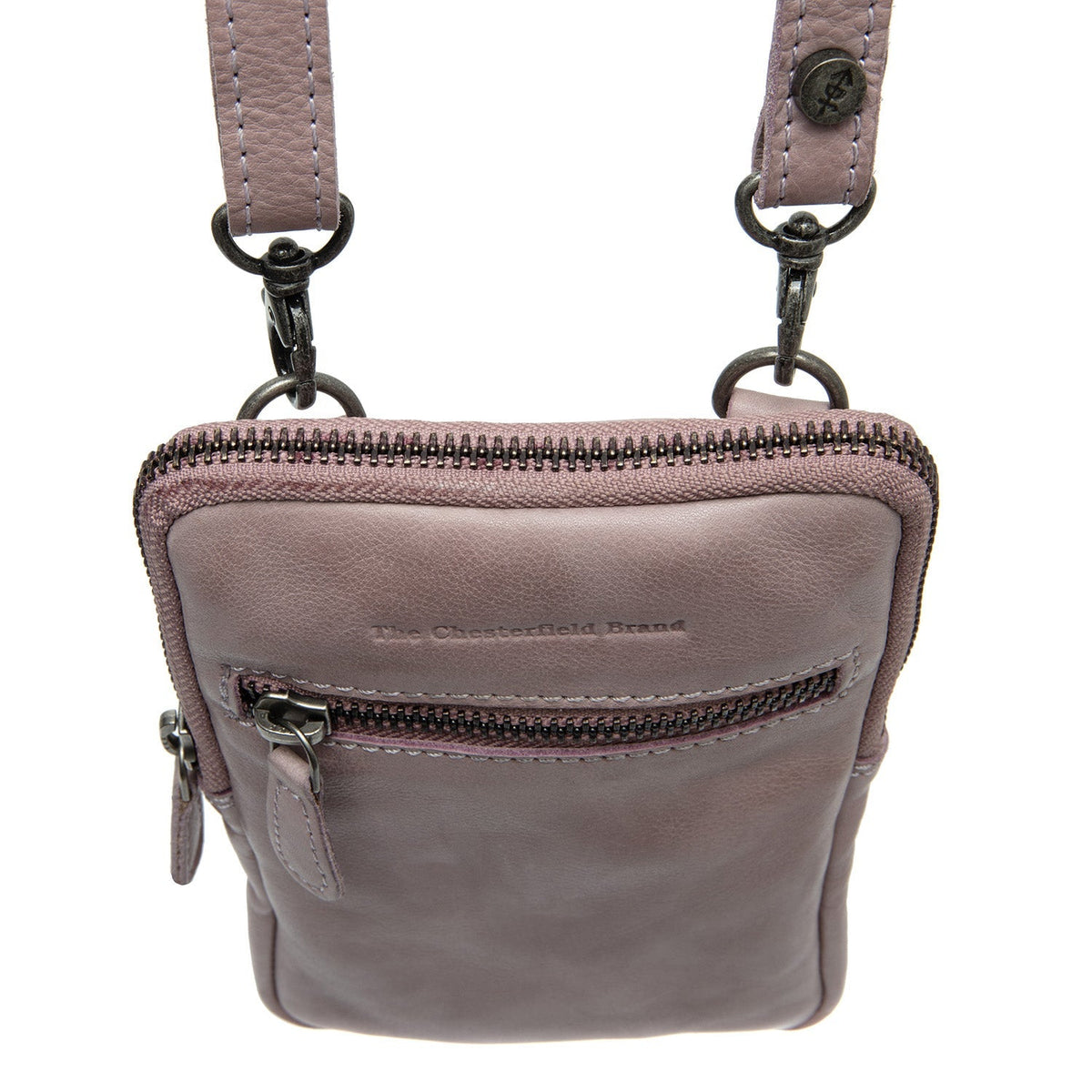 ახლო ხედი of Classic Collar & Heavy-Duty Zipper Hardware on Salta Full-Grain Leather Phone Bag