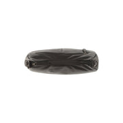 
Solid Antique Brass Hardware & Heavy-Duty Dual Zipper Detail on Alexandria ტყავის მხარზე გადასაკიდი ჩანთა