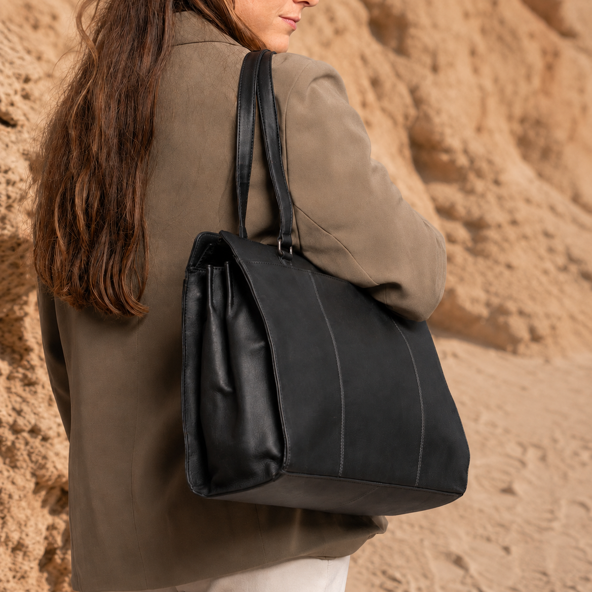 
Classic 100% Full-Grain leather Bag - უკანა ხედი გაძლიერებული ტყავის სახელურებით