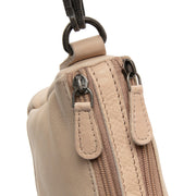 
შიდა სარჩულის ხედი Showing Dedicated Padded Laptop Sleeve & Multi-Compartment Organization
