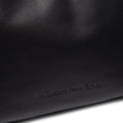 
შიდა სარჩულის ხედი Showing Dedicated Padded Laptop Sleeve & Multi-Compartment Organization