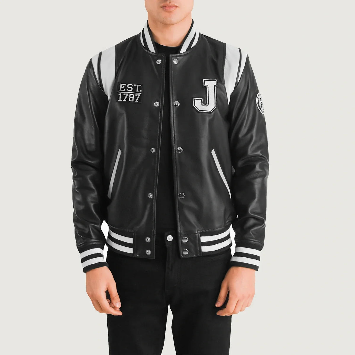 
Liberte New Jersey შავი Leather Varsity ტყავის ქურთუკი მამაკაცის in Black & White Sheepskin Leather - წინა ხედი და მორგებული სილუეტი | შეიძინეთ ონლაინ