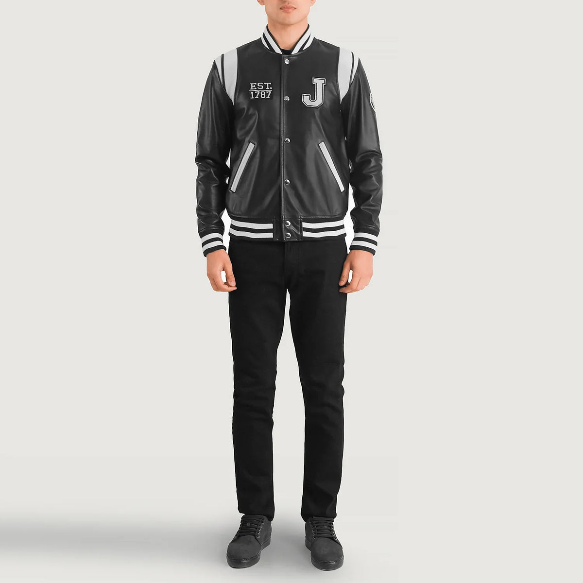 
Liberte New Jersey შავი Leather Varsity ტყავის ქურთუკი მამაკაცის - გვერდითი პროფილი ერგონომიული სახელოს ჭრით