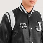 
ახლო ხედი of Varsity & Snap Button Hardware on Liberte New Jersey შავი Leather Varsity ტყავის ქურთუკი მამაკაცის