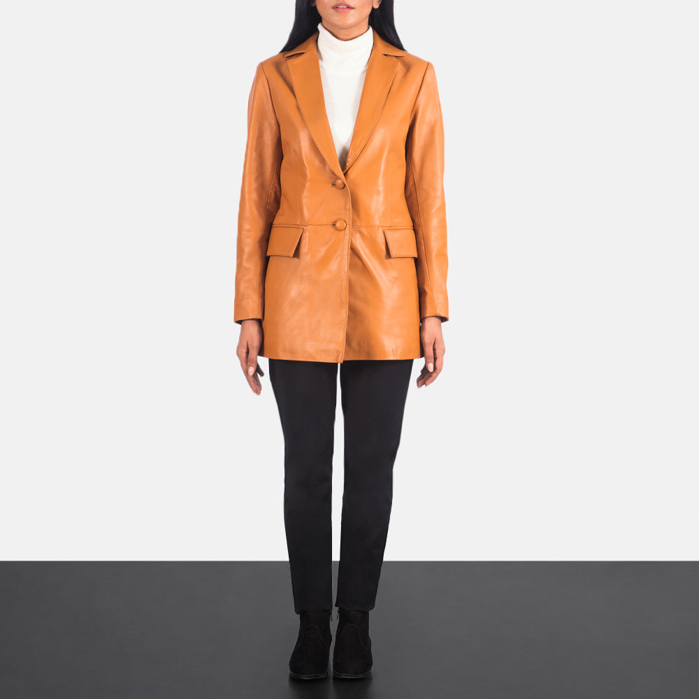 
Marilyn Tan Brown Leather Blazer - გვერდითი პროფილი ერგონომიული სახელოს ჭრით
