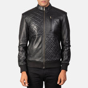 
ახლო ხედი of Band & Zipper Hardware on Moda Black Leather Bomber Jacket