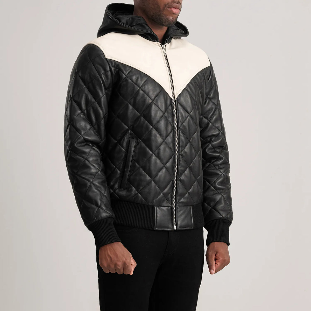 
Tan Brown Sheepskin Leather Bomber Jacket - უკანა ხედი გამოკვეთილი მხრებით და სუფთა დაბოლოებით