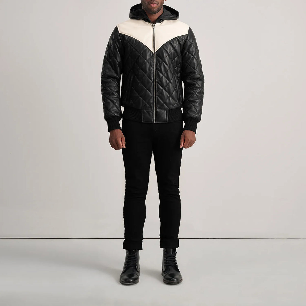 
Norman Tan Hooded Bomber Leather Puffer Jacket - გვერდითი პროფილი ერგონომიული სახელოს ჭრით