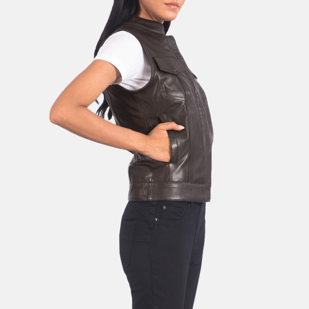 
Brown Sheepskin Leather Biker Jacket - უკანა ხედი გამოკვეთილი მხრებით და სუფთა დაბოლოებით