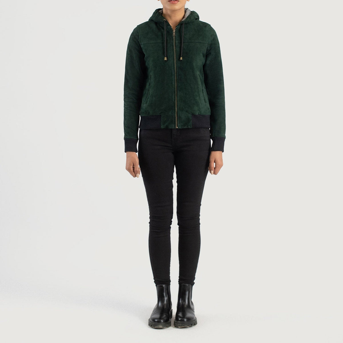 
Rebella Green Hooded Suede Bomber Jacket - გვერდითი პროფილი ერგონომიული სახელოს ჭრით