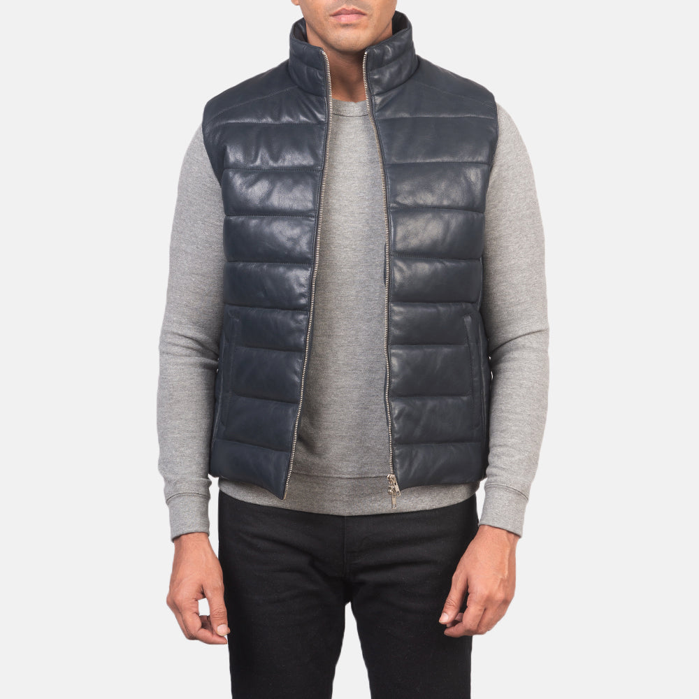 
Reeves ლურჯი Leather დათბილული ჟილეტი მამაკაცის in Blue Sheepskin Leather - წინა ხედი და მორგებული სილუეტი | შეიძინეთ ონლაინ