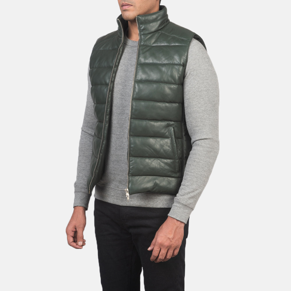 
Green Sheepskin leather Vest - უკანა ხედი გამოკვეთილი მხრებით და სუფთა დაბოლოებით