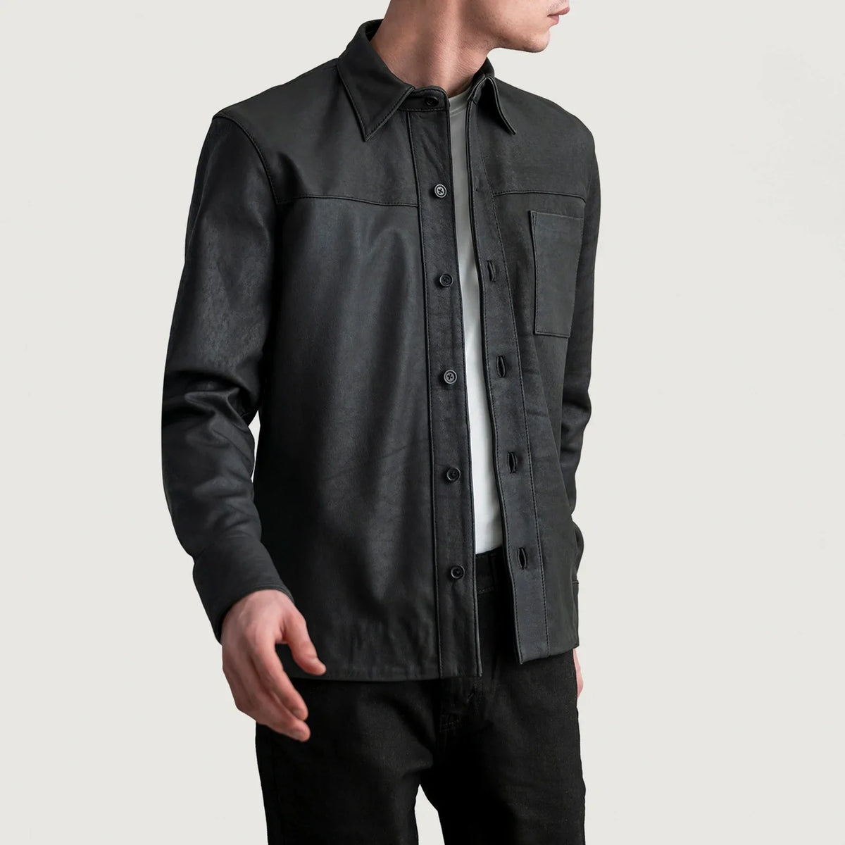 
Scout Tumbled შავი Leather Shirt მამაკაცის in Tumbled Black Sheepskin Leather - წინა ხედი და მორგებული სილუეტი | შეიძინეთ ონლაინ