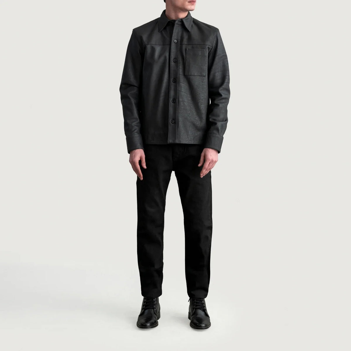 
ახლო ხედი of Shirt & Buttons Hardware on Scout Tumbled შავი Leather Shirt მამაკაცის