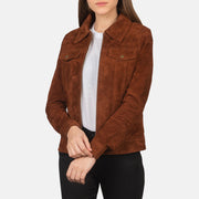 
Suzy Brown Suede Trucker Jacket in Brown Goatskin Suede - წინა ხედი და მორგებული სილუეტი | შეიძინეთ ონლაინ
