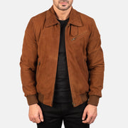 Tomchi ტანი Suede ტყავის ქურთუკი მამაკაცის in Brown Goatskin Suede - Front Profile View &amp; Tailored Silhouette | Buy Online