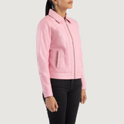 
Pink Sheepskin Leather Biker Jacket - უკანა ხედი გამოკვეთილი მხრებით და სუფთა დაბოლოებით