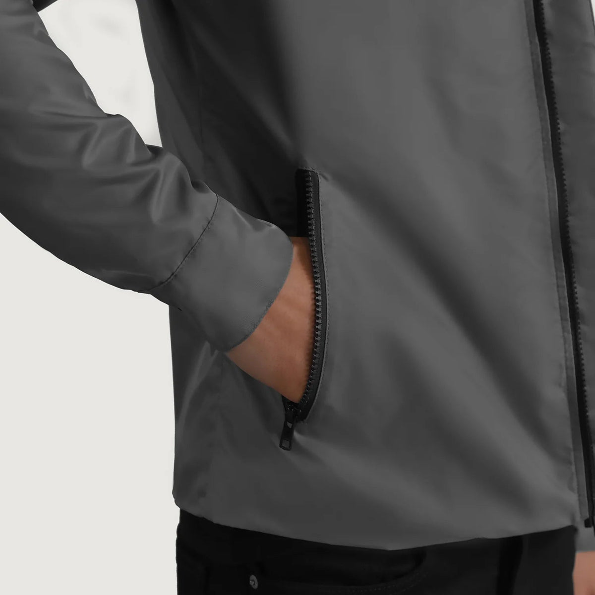 
შიდა სარჩულის ხედი Showing Quilted Viscose Lining & ორი ფუნქციური შიდა ჯიბე